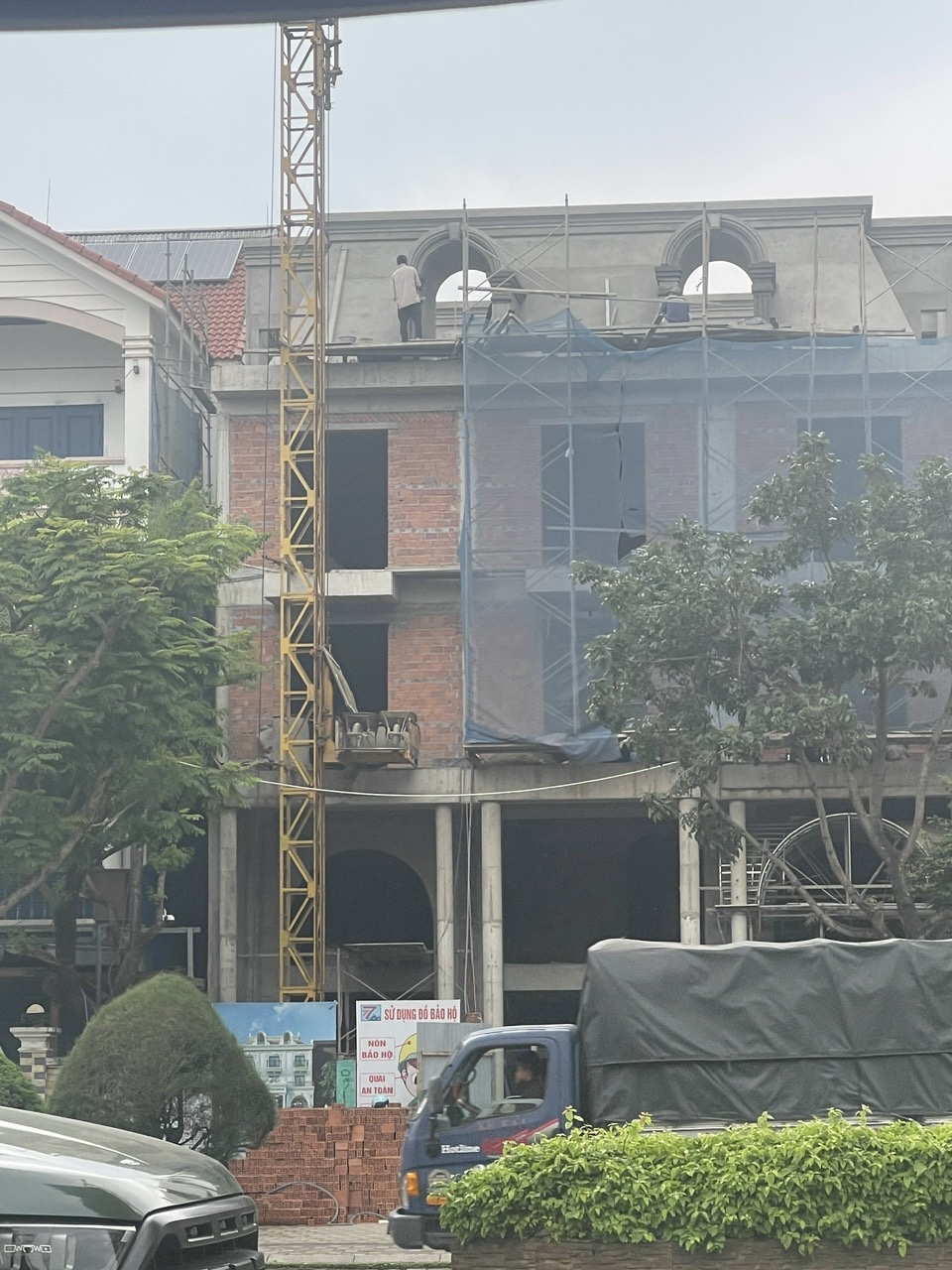 NHÀ Ở GIA ĐÌNH